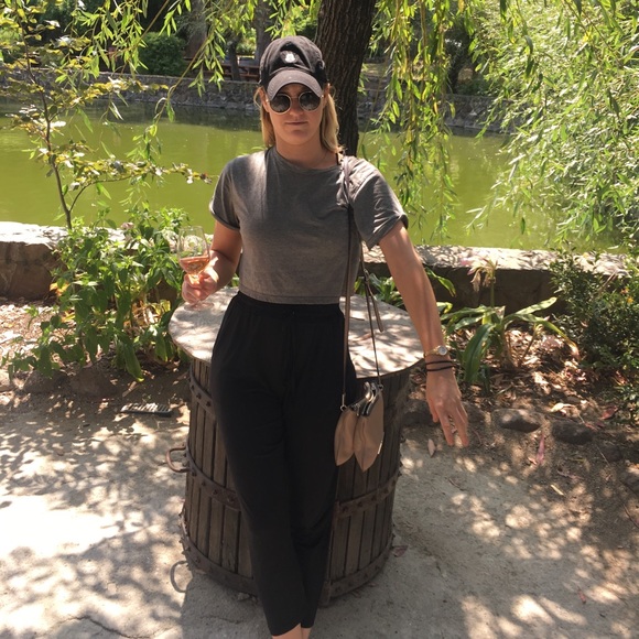 Meet your Posher, Alyssa - Picture 1 of 1